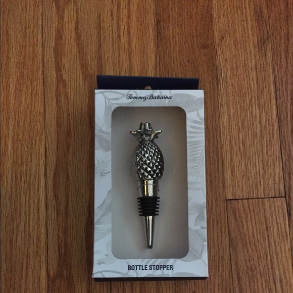 Tommy Bahama Other - Pineapple Bottle Stopper Tommy Bahama Other - Pineapple Bottle Stopper